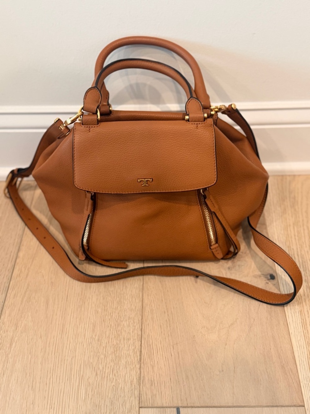 Tory Burch Cognac Leather Half Moon Satchel with Gold Hardware - Picture 2 of 7
